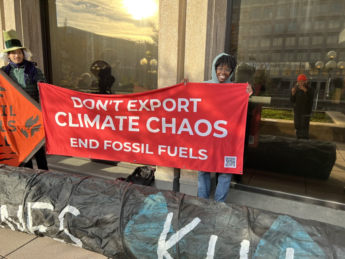 Live! We are outside the Department of Energy’s so-called “Justice Week to demand @SecGranholm @POTUS stop greenwashing “justice.” Reject false solutions and stop gas exports. #endfossilfuels#Nosacraficezones #peoplevsfossilfuels