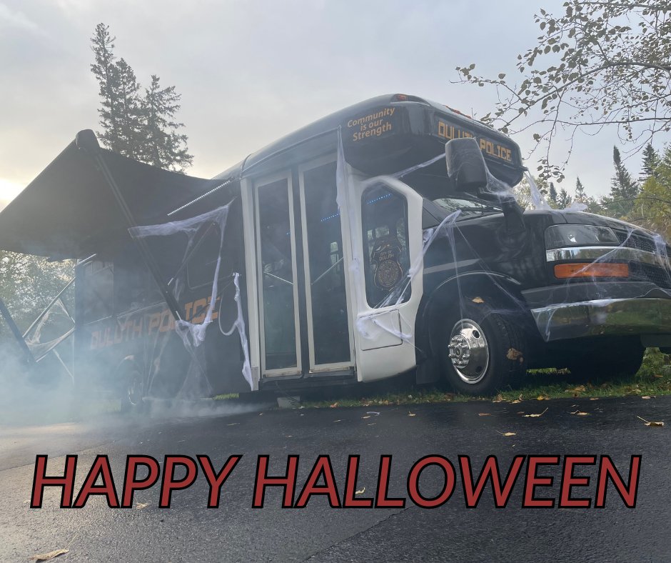 Happy Halloween from the Duluth Police Department! 
#DuluthsFinest wants to ensure you have a safe but fun Halloween. Watch the below PSA to remember some safety tips while you're out trick or treating!

youtu.be/BDHUdvyEVU8