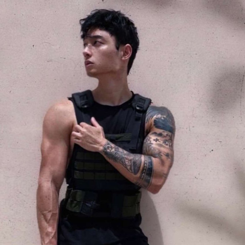 RxppedAsian's tweet photo. 𝘋𝘰𝘯'𝘵 𝘮𝘪𝘯𝘥 𝘩𝘪𝘮, 𝘩𝘦'𝘴 𝘴𝘪𝘮𝘱𝘭𝘺 "𝗪𝗔𝗜𝗧𝗜𝗡𝗚" 𝘵𝘩𝘦 [𝑅𝑒𝑎𝑑𝑒𝑟] https://t.co/LZrZcq5gx9