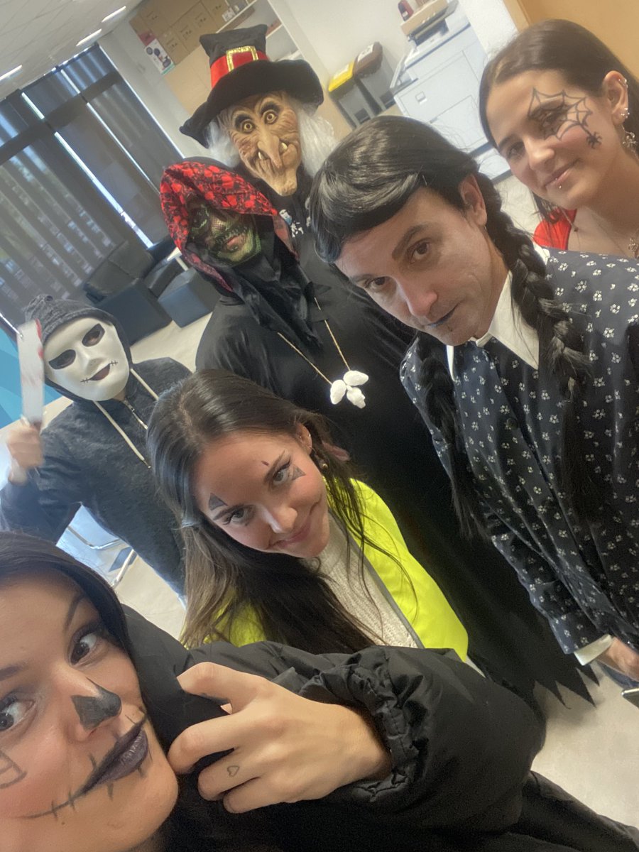 Feliz Walloween #SpookyWorldline2023