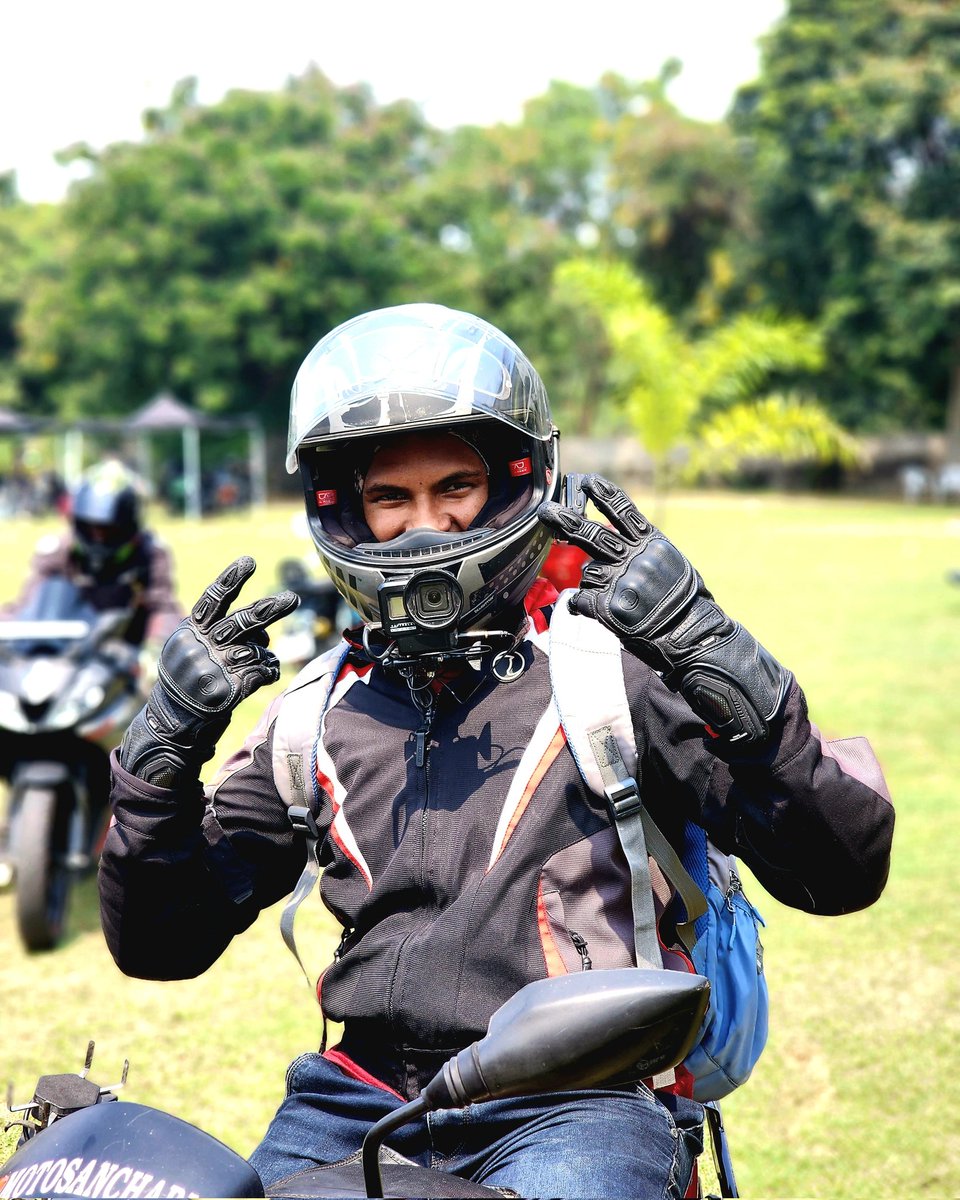 My all time favourite costume ❤️🥰

#motosanchari #riding #gear #rynox #axor #safety #protection #helmet #jacket #gloves #rider #hyderabad #hyderabadbikers