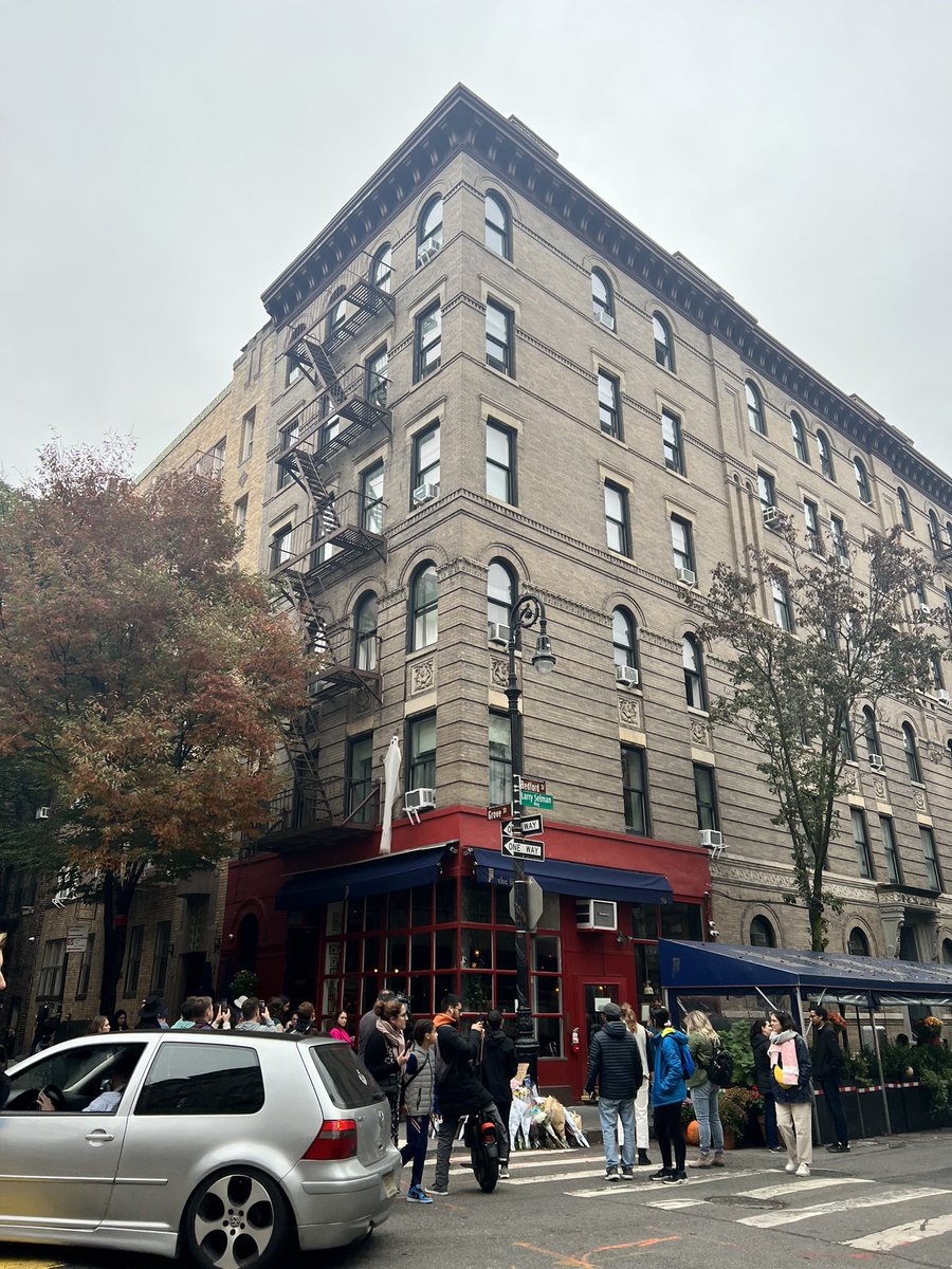lidiss__'s tweet photo. The day i was accomplishing My dream to visit their building was Also the saddest one💔
You will be missed Matt 💔 https://t.co/T5AXjXQHiB