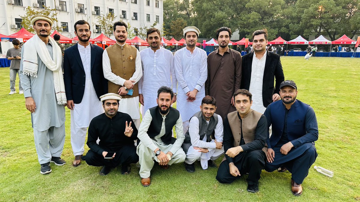 haseebarif_210's tweet image. آج دیکھا ہے تجھ کو دیر کے بعد
آج کا دن گزر نا جائے کہیں ۔۔
#soochow #suzhou #China