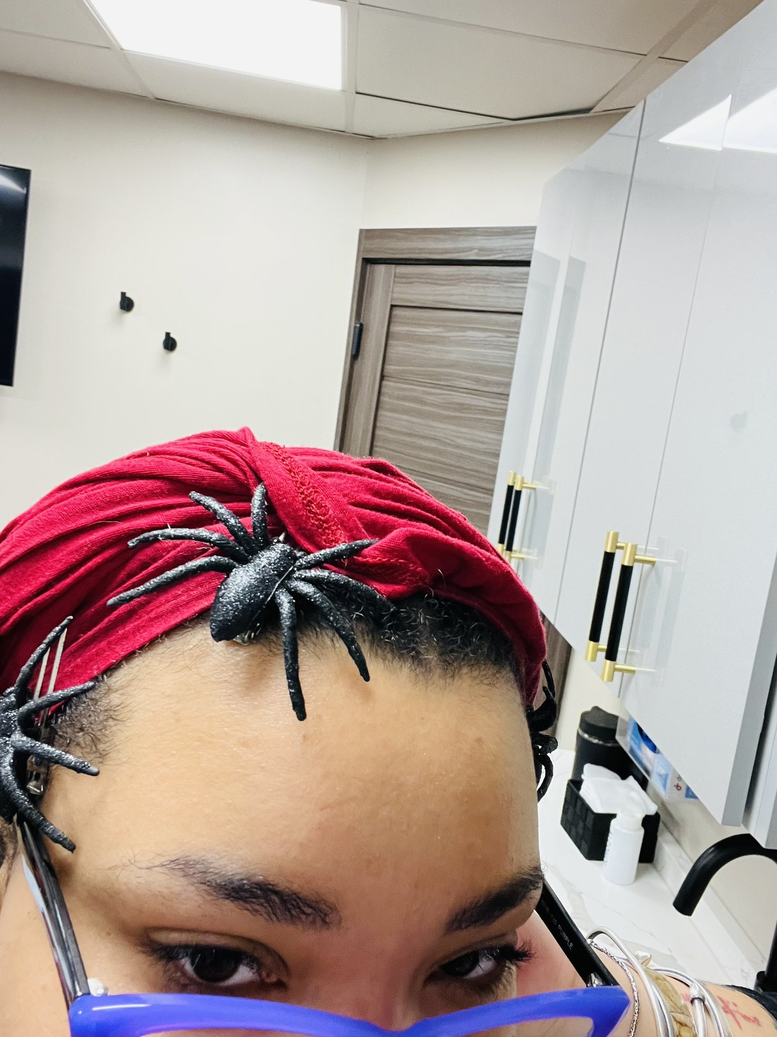 BROOKLYN GODDESS KAY THEE ONLY on X: 💀HAPPY HALLOWEEN💀 🦋🕷️From BGK &  her spiders 🕷️ 🦋 t.cox9S6FU0GpL  X