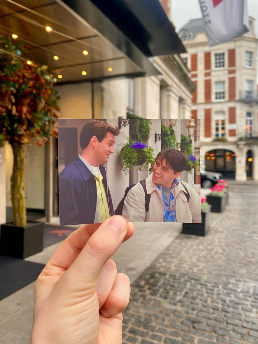 9GAG's tweet photo. Always in our hearts💙 #matthewperry (1/2)

📸 @thomasduke98 https://t.co/XoYeuqs3UV