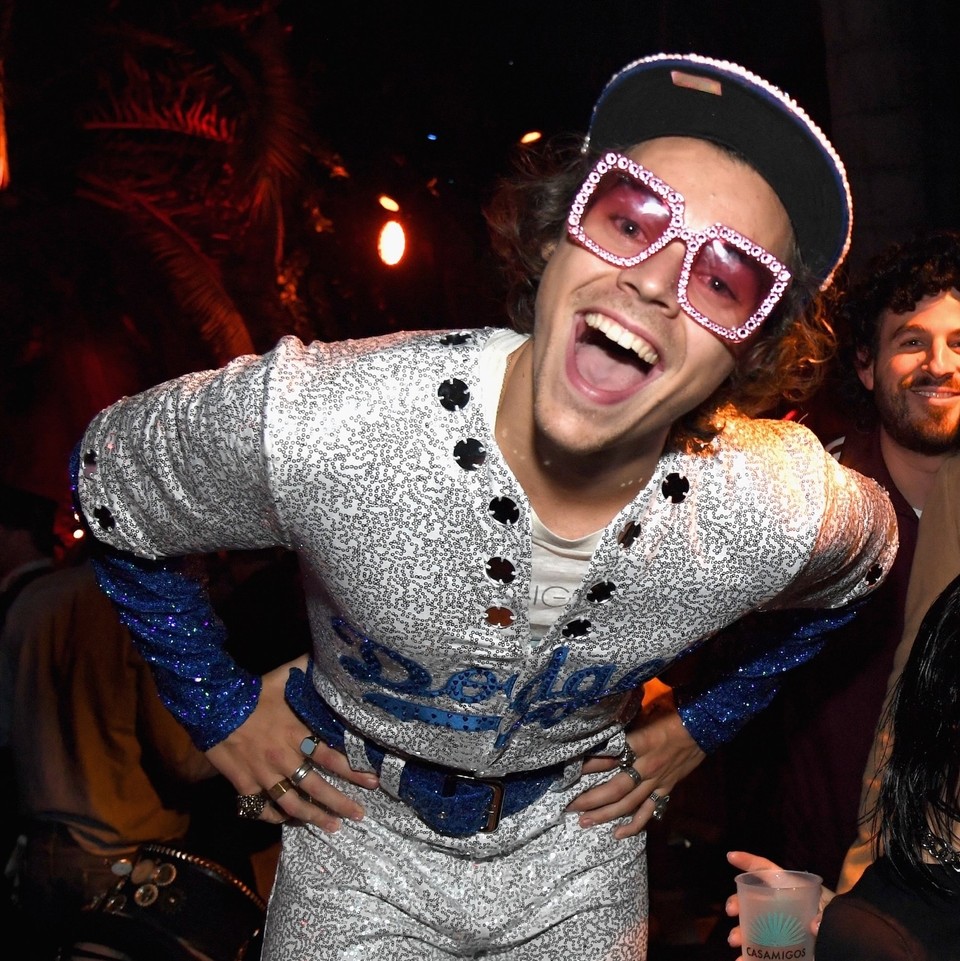 iHeartRadio's tweet photo. Happy  ̶H̶a̶l̶l̶o̶w̶e̶e̶n̶ Harryween to the man who's never shied away from a good costume 😉🔥 @Harry_Styles https://t.co/7TlYqUnxSo