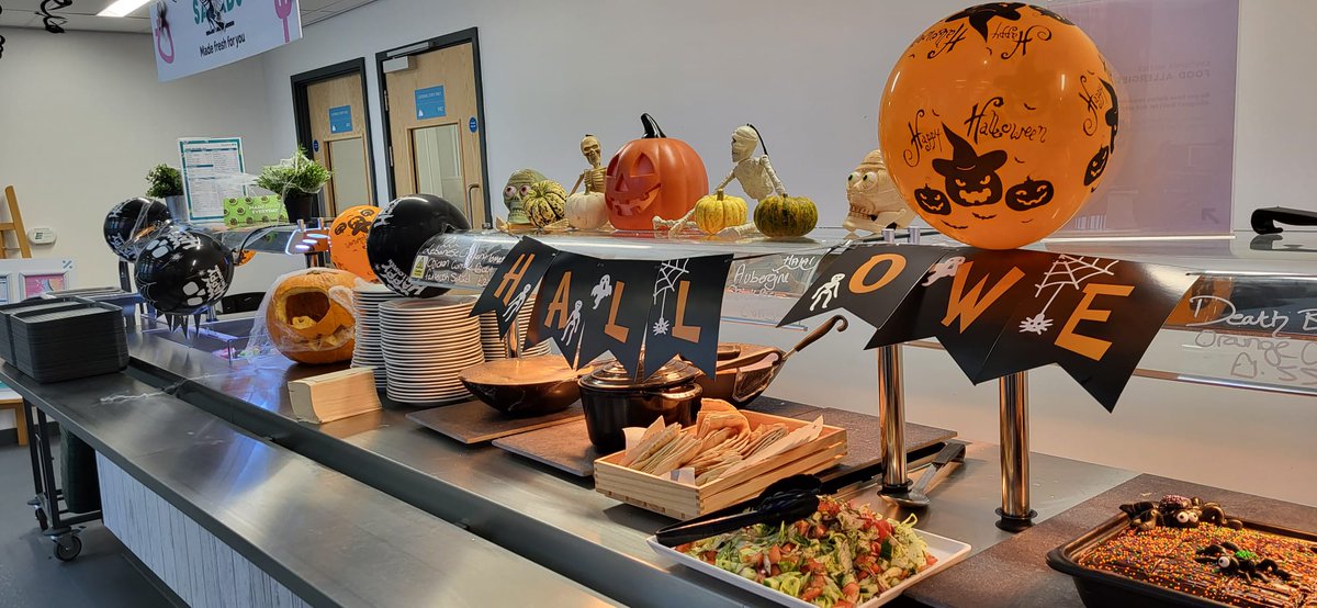 BrianClarkeAcad's tweet photo. Spooky treats from @SchoolCatering 👻🎃 https://t.co/QbO5RM3EI8