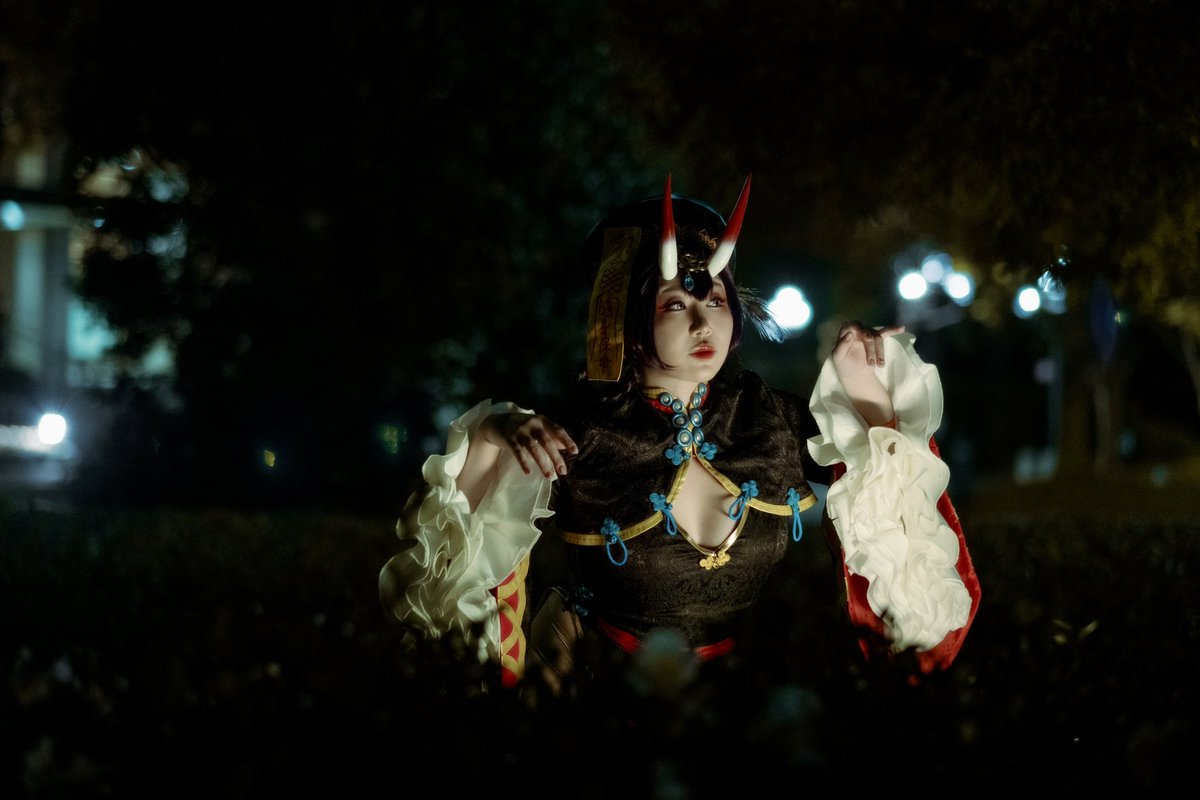 happy halloween!! 👻 

to celebrate, here’s my cosplay of shuten douji (jiangshi ver.) from fate grand order! photo taken at anime weekend atlanta 💕

📸 <a href="/cuviicuvii/">cuvii</a> 
🪡 <a href="/uwowocosplay/">✨Uwowo Cosplay✨</a> 

#fgo #shutendouji #酒呑童子 #cosplay #コスプレ #awa2023