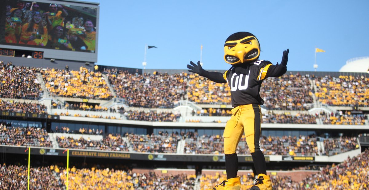 Will a change at offensive coordinator unlock Iowa's recruiting efforts? @AllenTrieu on the implications. 247sports.com/Article/iowa-h…