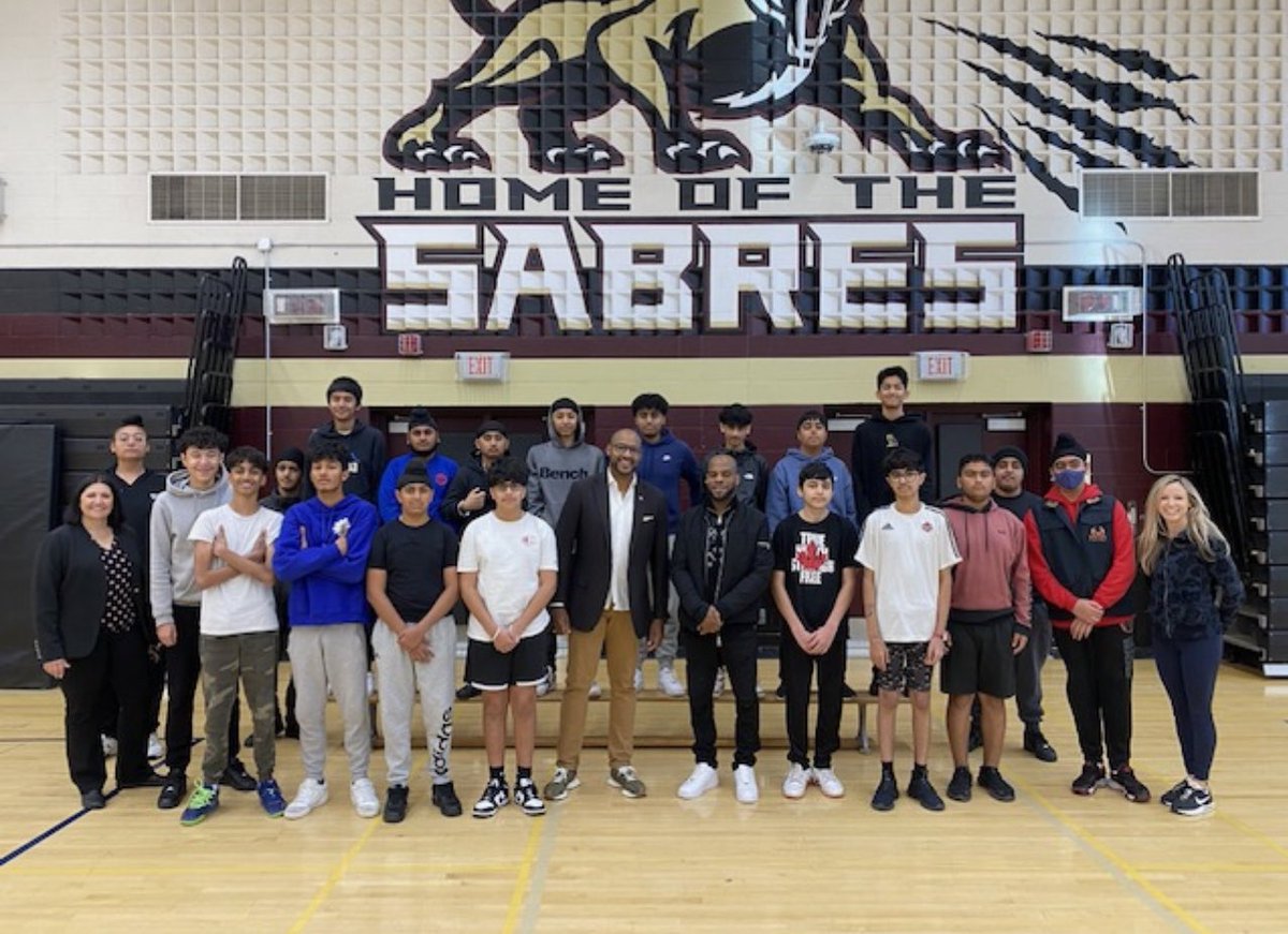 Sandalwood HeightsSS (@sandalwoodh_ss) on Twitter photo Surprise visit to our grade 9 Phys Ed class by Olympian and 4x100m Gold Medalist and Sport Hall of Famer Carlton Chambers. <a href="/PeelSchools/">Peel District School Board</a> <a href="/PDSBDirector/">Rashmi Swarup</a> <a href="/CAMascherin/">Carol Ann Mascherin</a> Surprise visit to our grade 9 Phys Ed class by Olympian and 4x100m Gold Medalist and Sport Hall of Famer Carlton Chambers. <a href="/PeelSchools/">Peel District School Board</a> <a href="/PDSBDirector/">Rashmi Swarup</a> <a href="/CAMascherin/">Carol Ann Mascherin</a>