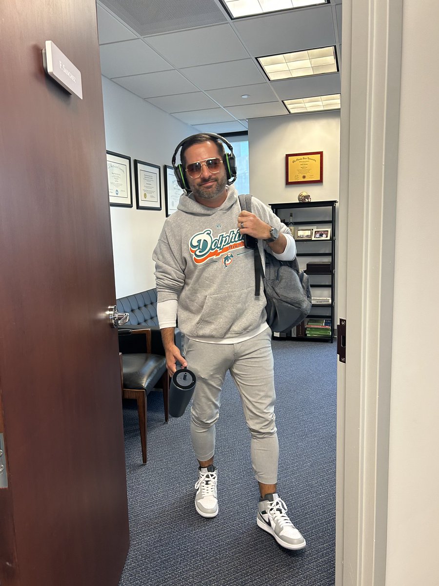 Omar Kelly tweet media