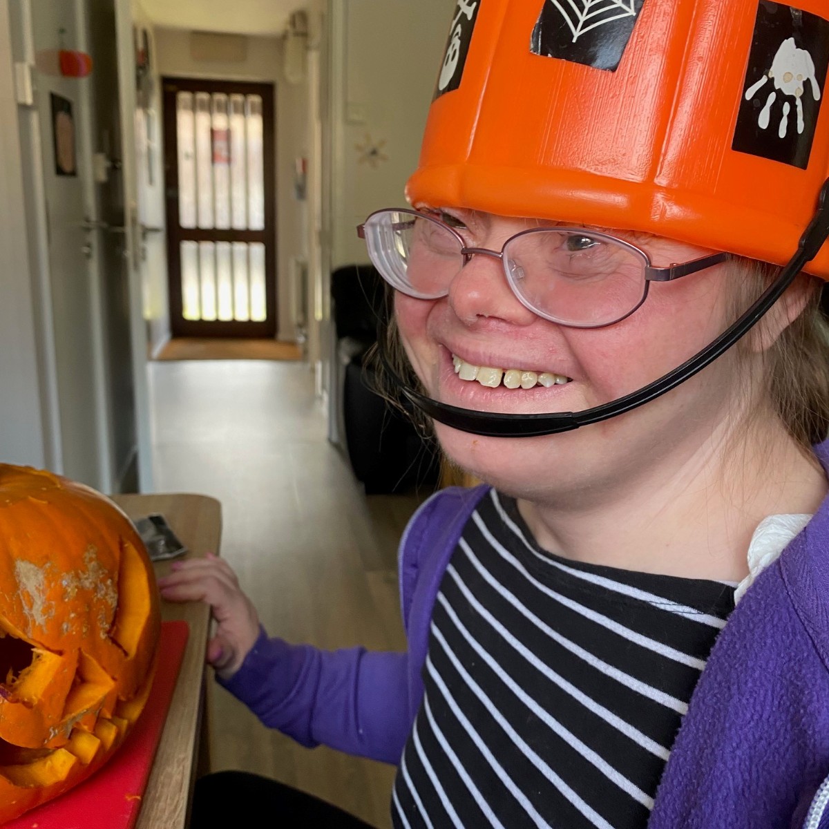 Happy Halloween! 🎃 Joanne and Julie had so much fun making spooky decorations for their Halloween party. Help us support more people with a learning disability by donating to Mencap today: brnw.ch/21wE1tY