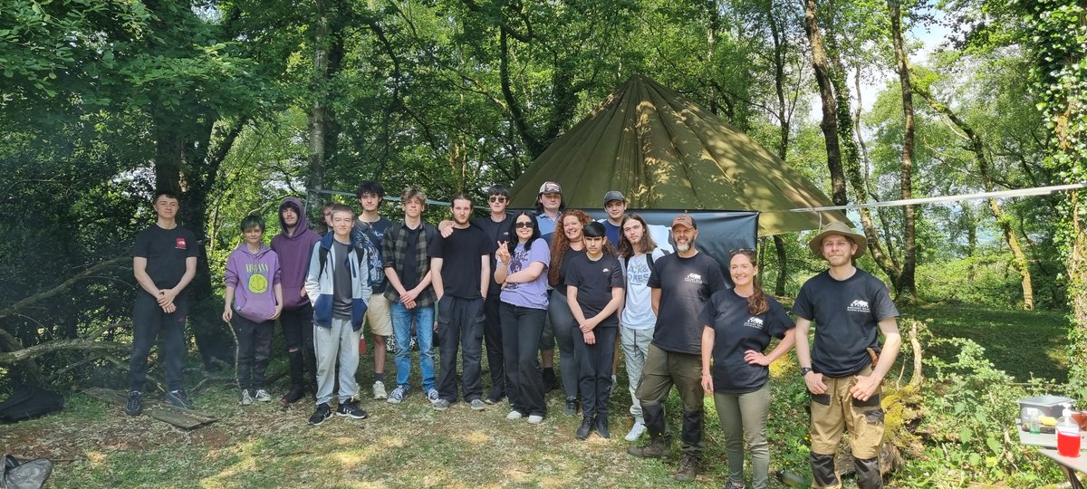 GowerCollegeSwa's tweet image. Cafodd ein dysgwyr #PeiriannegElectronig daith #lles gwych i Ancient Boar Survival &amp;amp; Bushcraft. Am uchafbwyntiau'r daith, edrychwch ar ein Reel Instagram a TikTok diweddaraf! 📲