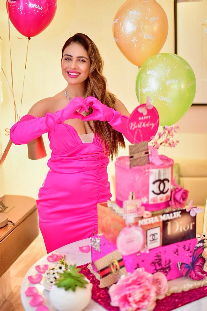 Nehhaamalik's tweet photo. Yay its my Birthday 🎂 💝💝💝
:
Wearing @kairs_by_akansha_kashyap 
Photography @ummadsphotography 
:
#nehamalik #happybirthdaytome #birthdaygirl #happybirthday #birthdaycake #birthdaycelebration #birthdaydecor #birthdaylook #itsmybirthday https://t.co/4qhe3PUltS