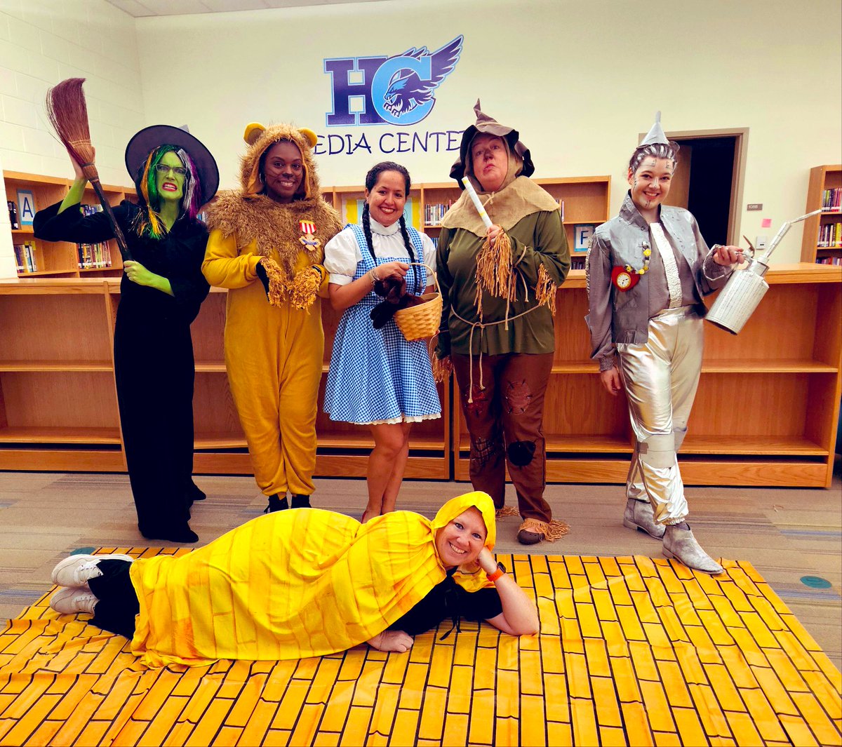 Ms. Rowdy tweet media