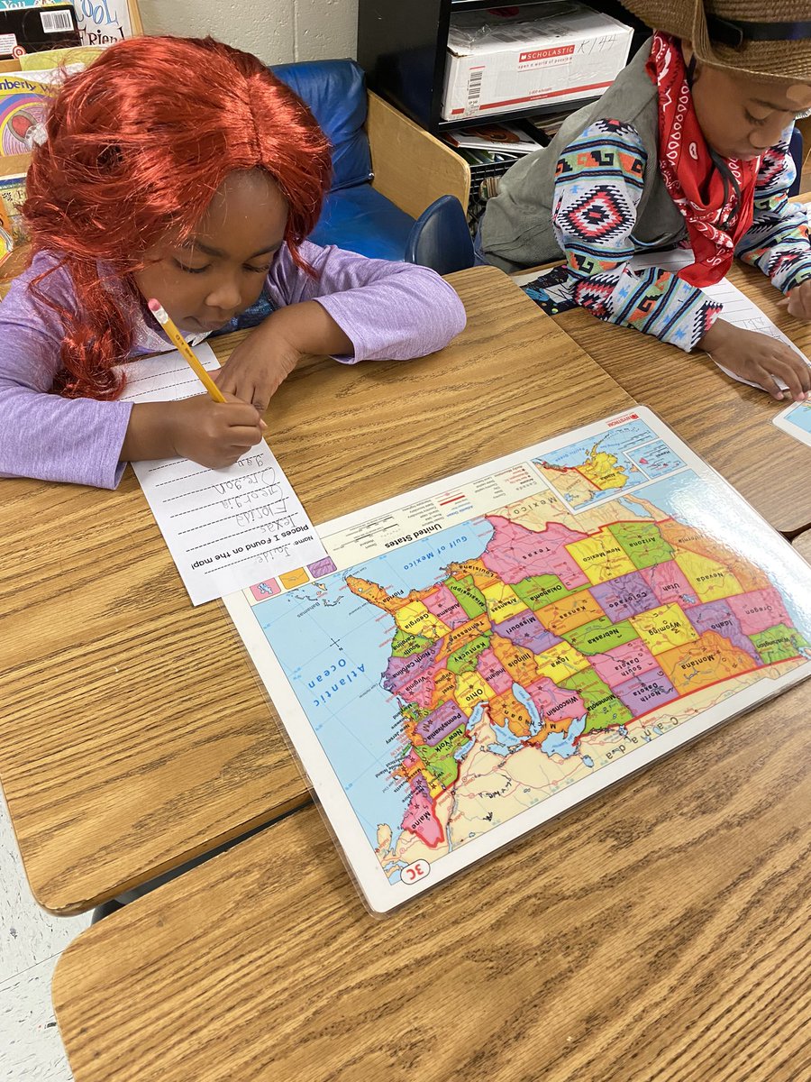 malviajacobs's tweet photo. We are learning map skills in kindergarten @LVESCHOOL https://t.co/H3c92TfTe0