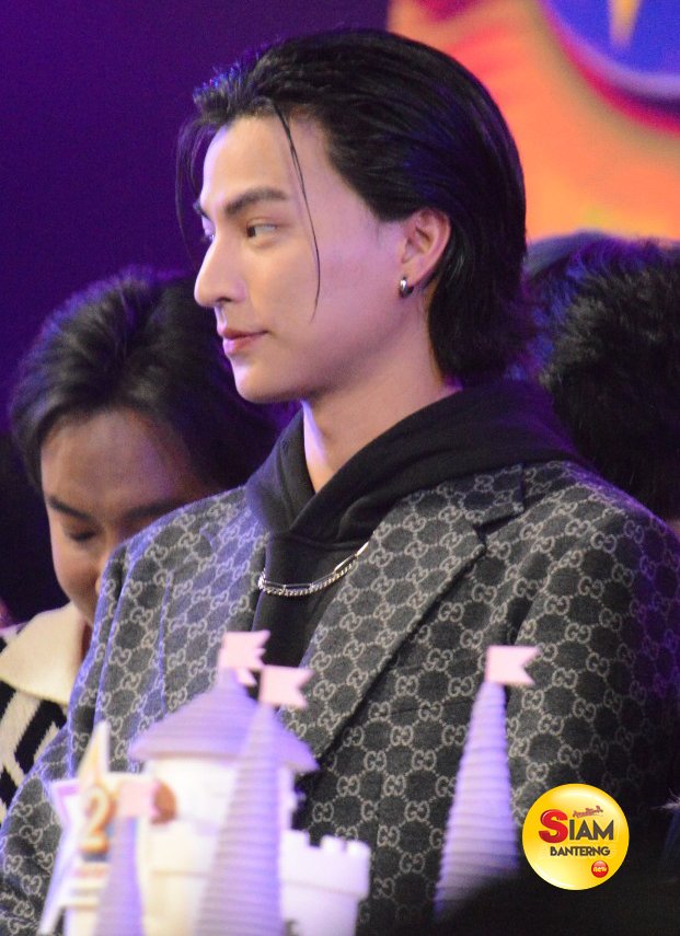 siambanterng1's tweet photo. #กลัฟคณาวุฒิ ร่วมอวยพร  Nineentertain Birthday 21st Anniversary ณ พาร์คพารากอน  🎂❤
#9ENTBD21ST 
#9ENTERTAIN 
#ไนน์เอ็นเตอร์เทน 
#GulfKanawut
#สยามบันเทิง https://t.co/q0RyeR9B4L