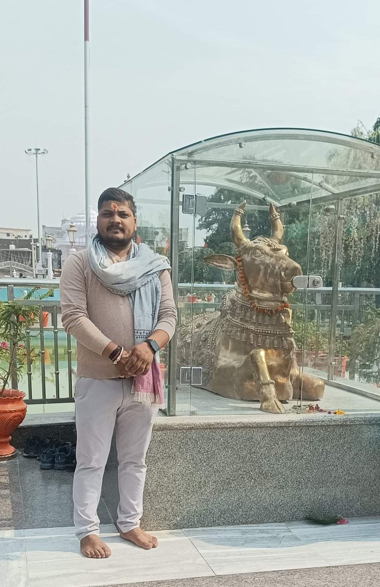 ManojGuptaMT's tweet photo. गोरखपुर में स्तिथ हम सभी के आराध्य भागवान शिव के अवतार बाबा गोरखनाथ जी का दर्शन कर आशीर्वाद प्राप्त किया l

🙏जय बाबा गोरखनाथ🚩 https://t.co/drLJBpLuu0