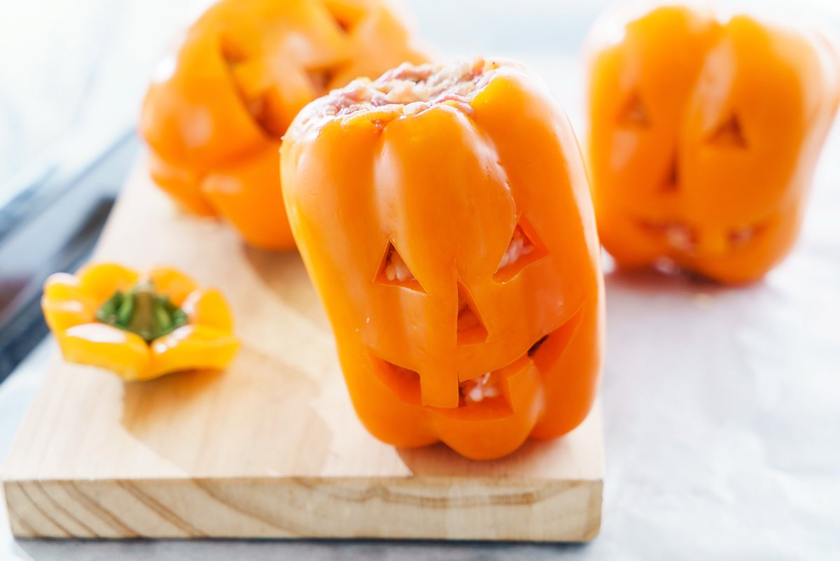 Nutrition_gov's tweet photo. No tricks, all treats with these stuffed ‘jack-o-lantern’ bell peppers! Serve this healthy recipe before heading out for trick or treating.
https://t.co/3BdD3sZjL4 
 #Halloween #VegetarianAwarnessMonth #HealthRecipes https://t.co/dwQ3MwbwdK