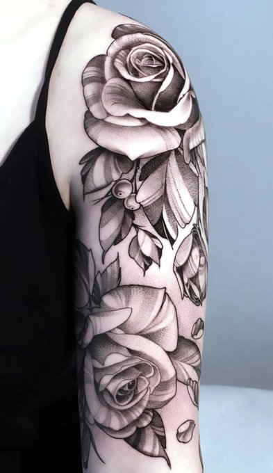 Little tattoo update because I&rsquo;m obsessed https://t.co/yxyYrx2KWM