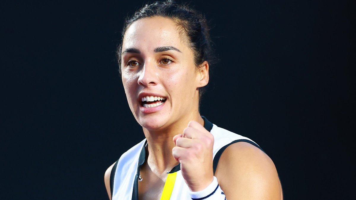SuperTennisTv's tweet photo. 3️⃣0️⃣ candeline sulla torta di Martina #Trevisan 🎂 

Chi come noi non vede l'ora di vederla ancora una volta con la maglia 🇮🇹 alle #BJKCup Finals di Siviglia? 🤩

Nell'attesa, riempiamola di ❤ per festeggiare il suo compleanno!

#tennis | #3novembre | @MartinaTrevisa3 https://t.co/BALI9qzFoi