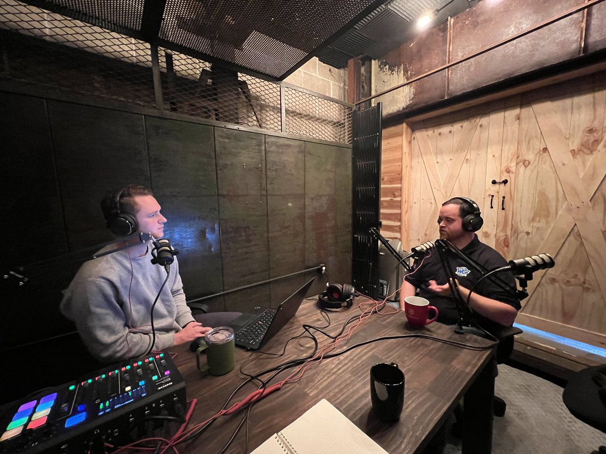 refinery46's tweet photo. Recording a new episode of Refined Entrepreneur today with @The_Web_Guys https://t.co/ODK3dhPc8U