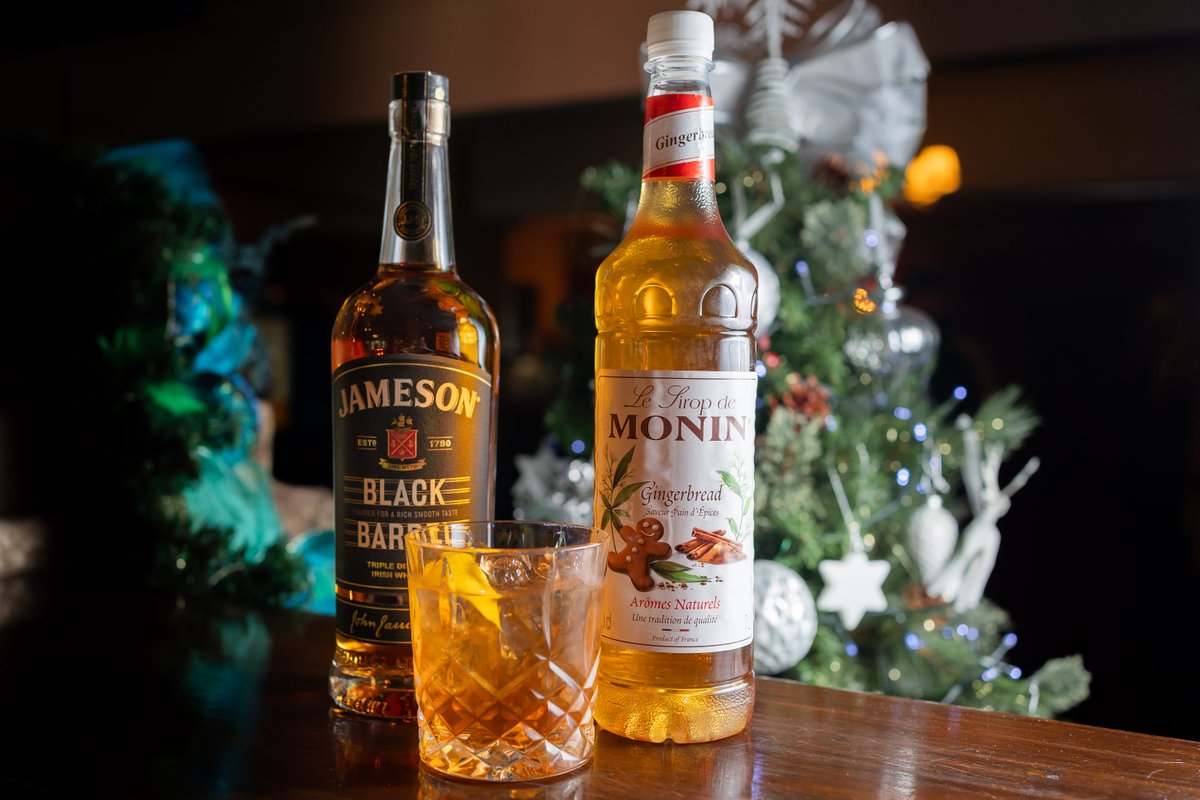 Christmas is just around the corner and along with it a new festive drinks and food menu! Have you booked your table or area for a Christmas party? Don't delay, email us now to enquiries@hareandbillet.com

#hareandbillet #blackheath #christmas #festivities #pub #cocktails #xmas