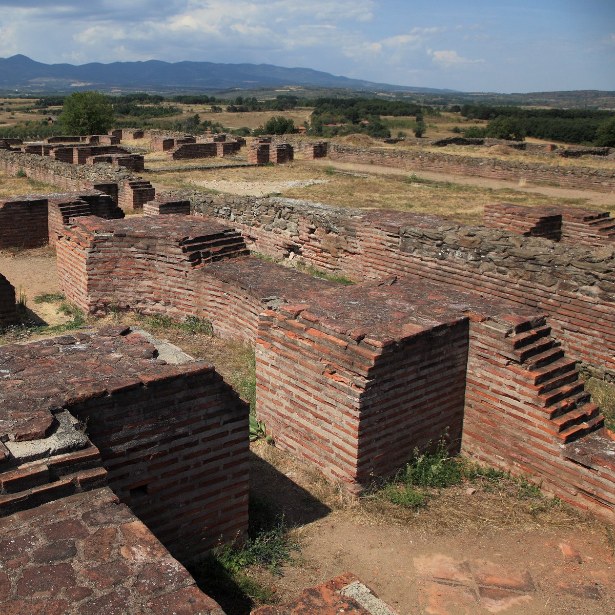 Have you visited the Empress’ Town? Known in world archaeology textbooks as Justiniana Prima, Empress’ Town, one of the most important Byzantine cities in the Balkans, was constructed by Emperor Justinian I as a token of gratitude to the region where he was born. 📷 Dragan Bosnić