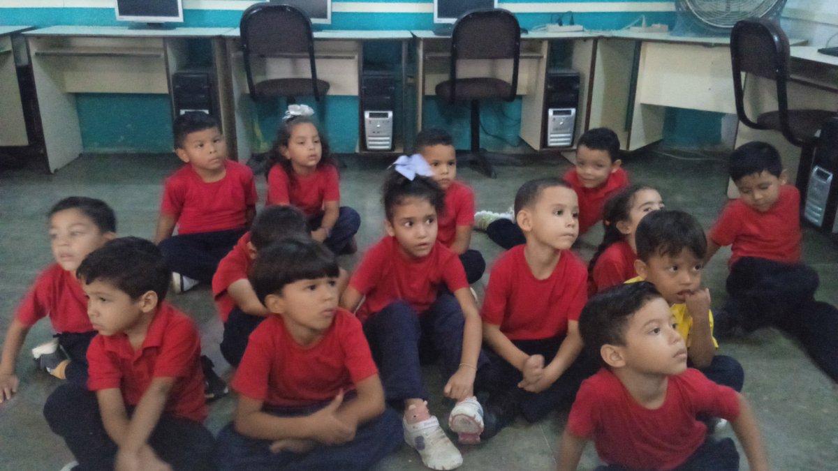 CbitLlaneritos's tweet photo. #Cbit Los Llaneritos (Barbarita de la torre) aprender , jugando y observando conocemos los cuidados de los equipos tecnológicos, acuerdos de convivencia en el Cbit @MPPEDUCACION @fundabitguaric2 @NicolasMaduro https://t.co/ZmdRKQ42aX