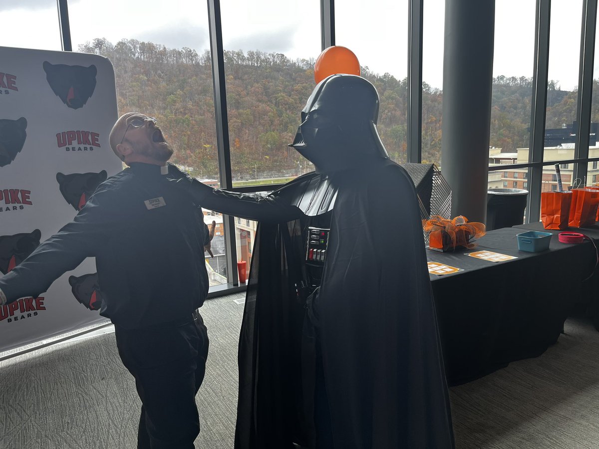 SumerMusick's tweet image. Humanities on the Hill! Happening now! 
Be sure to catch the sneak peak performance for the Calvin Berger musical in the plaza at 11:30! Followed by performances from our rock band, blue grass band, and chamber singers!! Then make your way to HPE 7 for prizes and fun!