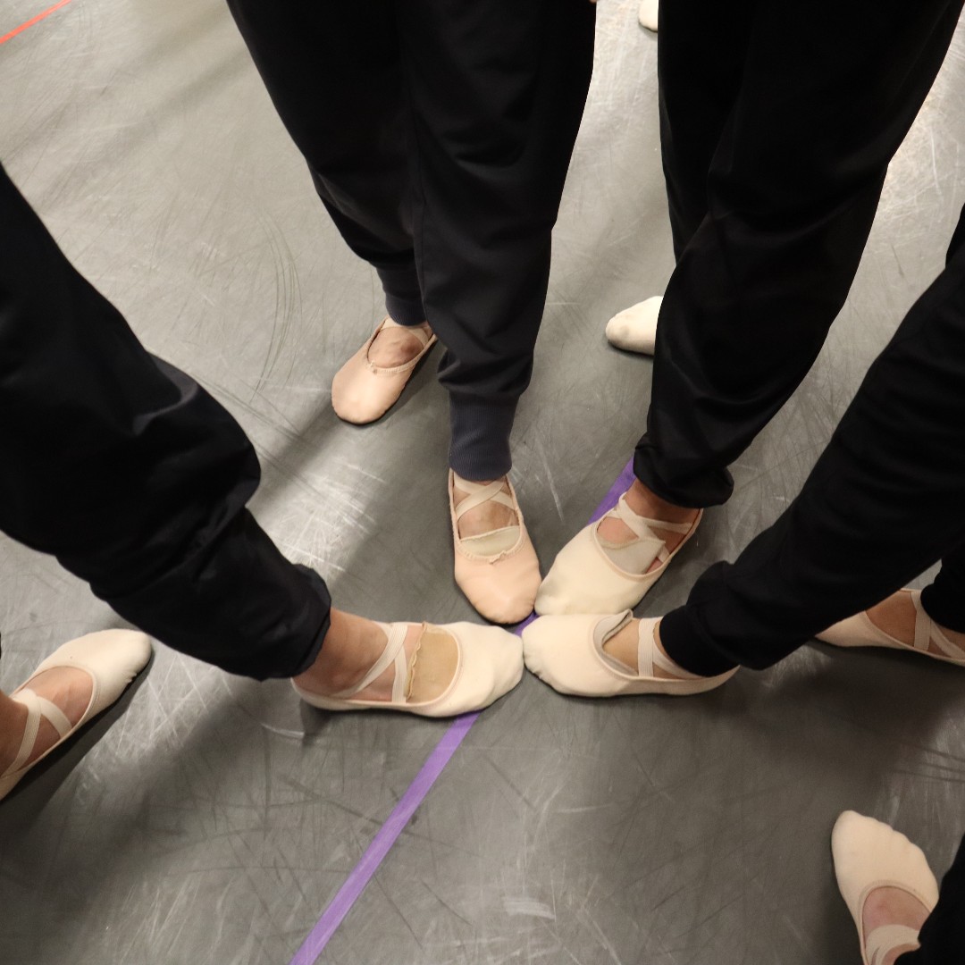 ArmourDance's tweet photo. Happy Halloween! Celebrations have included bringing costumes to ballet class and dressing up as Ms. Alvarez 🙃🧡🍁🎃 https://t.co/WrFMndbgi9