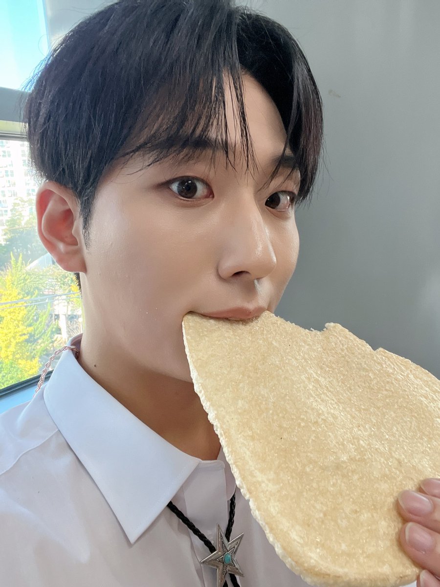 라이브락 막방!! 3주동안 함께해준 빌런즈 너무 고생 많았어 🙂 푹 쉬고 콘서트때 보자!! 🩵

#건일 #Gunil
#XdinaryHeroes
#빌런즈사랑해 
#엑디즈사랑해