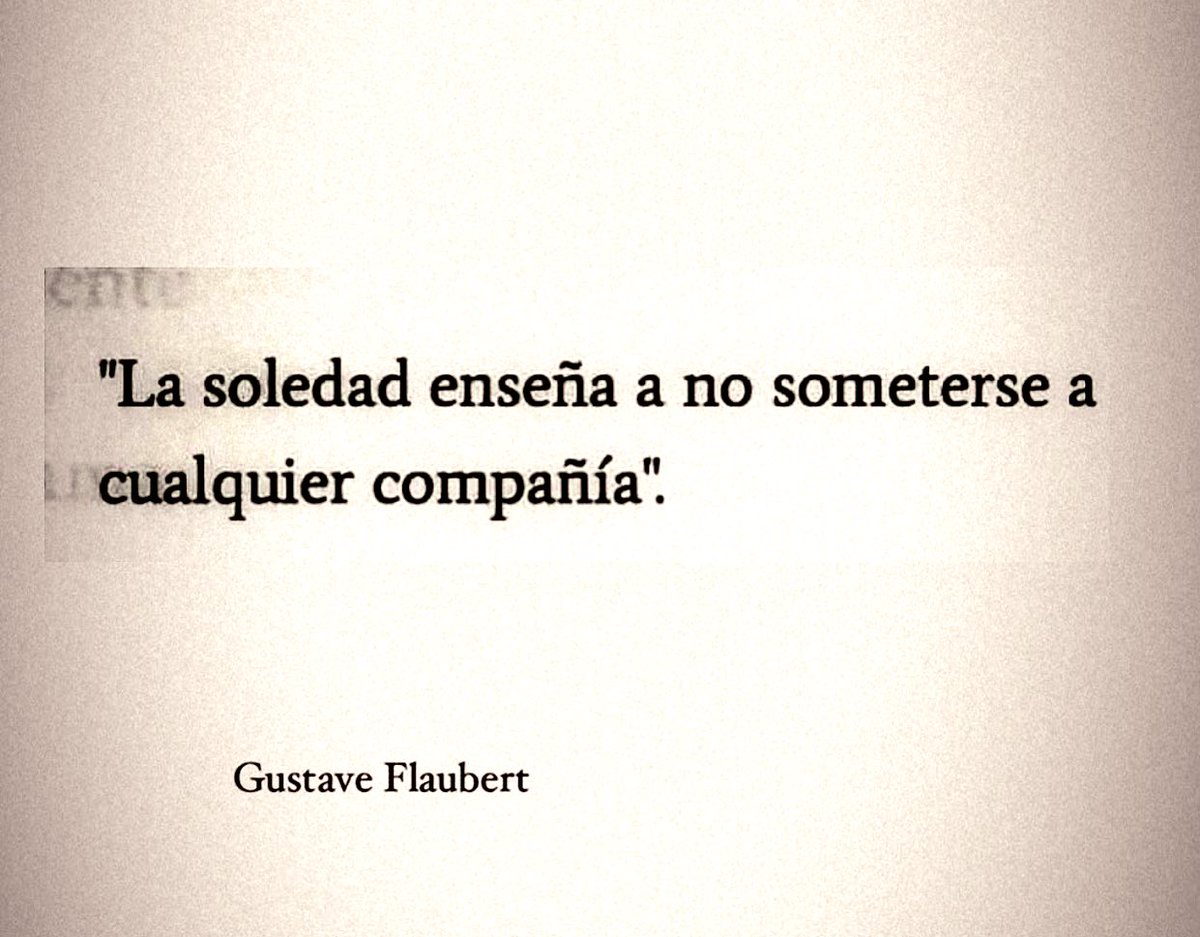 Cementedelibros's tweet photo. La soledad nos enseña muchas cosas, cómo por ejemplo a no “someterse a cualquier compañía…” ❤️‍🩹
#cementeriodelibros https://t.co/G66KgVA37r