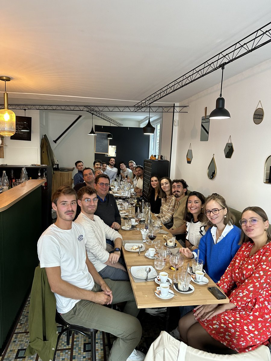 Accueil de notre nouvelle promo de 15 DÉSAR <a href="/chu_angers/">CHU Angers</a> avec <a href="/EmmanuelRineau/">Emmanuel Rineau</a> qui viennent de toute la 🇫🇷 avec inscription <a href="/SFAR_ORG/">SFAR Anesthésie Réanimation</a> et #WeAre et <a href="/AjarAngers/">AJAR Angers</a> <a href="/AJARFrance/">AJAR France 🇫🇷</a>