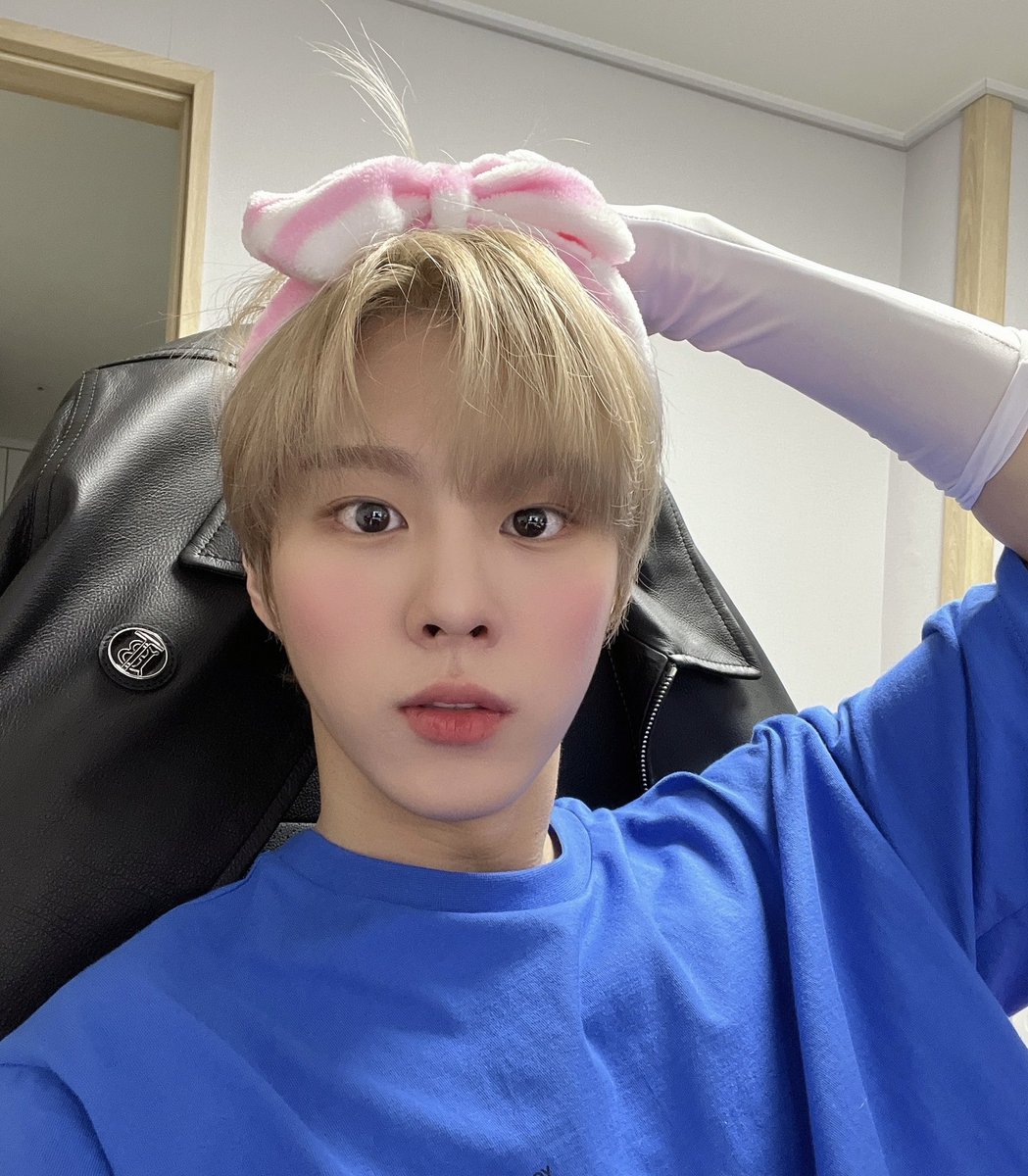 zhouxxxxxxxx's tweet photo. 211031 Wooseok as Yumi’s Cell for Halloween https://t.co/NVlNkWhWV4