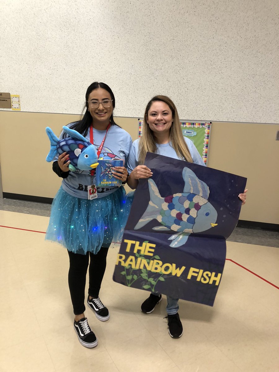 SaJones1996's tweet photo. Ms. Flores’ class is ready for the #BookParade @Vardeman_AISD @AldineHeadStart #RainbowFish https://t.co/CmWmtZgg3x