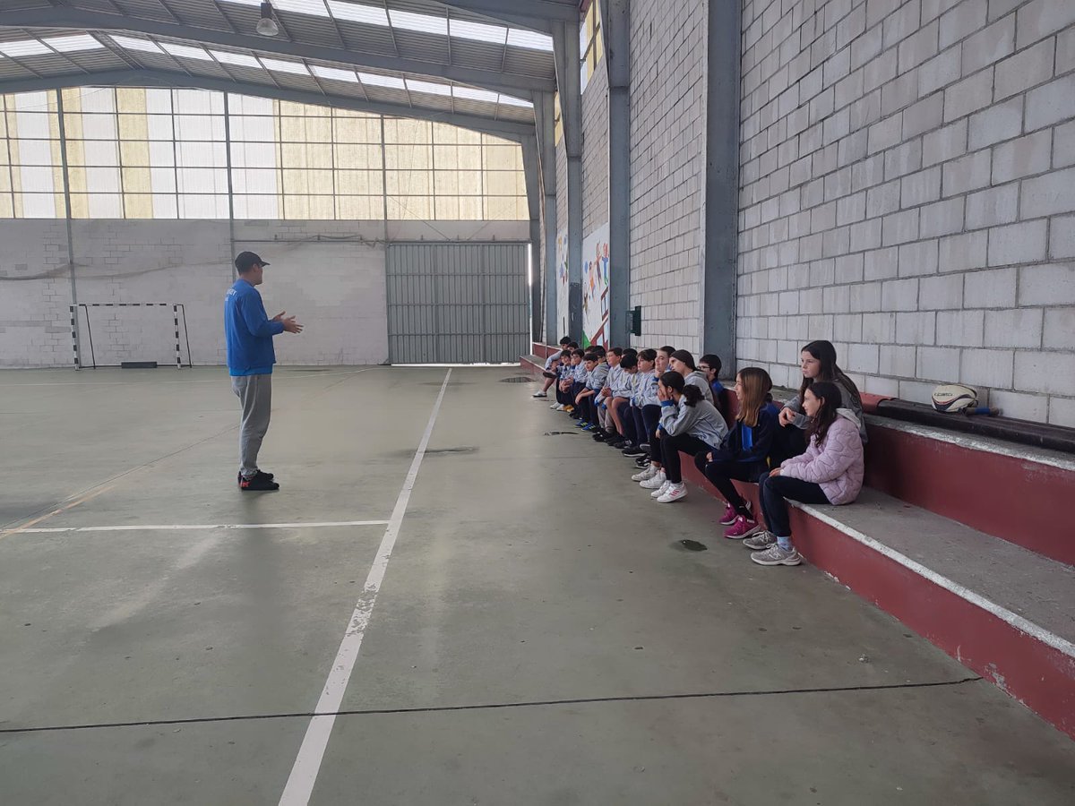 La Salle Ferrol (@lasalleferrol) on Twitter photo Luis, entrenador del <a href="/ClubRugbyFerrol/">Club Rugby Ferrol</a> , ha estado en el cole para dar una clase a los grupos de Secundaria y ayudarles a conocer un poco más este deporte.
#SomosLaSalle Luis, entrenador del <a href="/ClubRugbyFerrol/">Club Rugby Ferrol</a> , ha estado en el cole para dar una clase a los grupos de Secundaria y ayudarles a conocer un poco más este deporte.
#SomosLaSalle