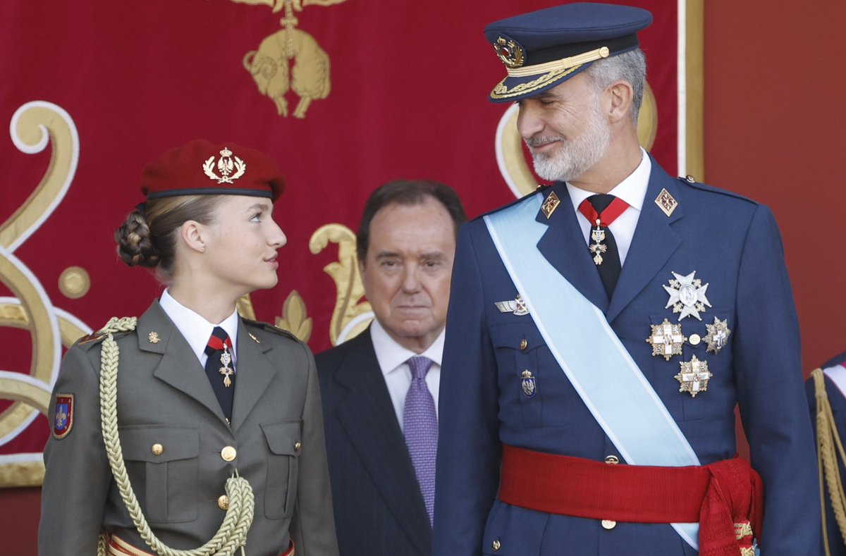 🇪🇸 Desde el Partido Popular de Lora del Río queremos felicitar a la Princesa Leonor por su 18 cumpleaños y el acto de jura de la Constitución Española ante las Cortes Generales. 

Un día histórico para nuestra nación. 

¡Viva el Rey!
