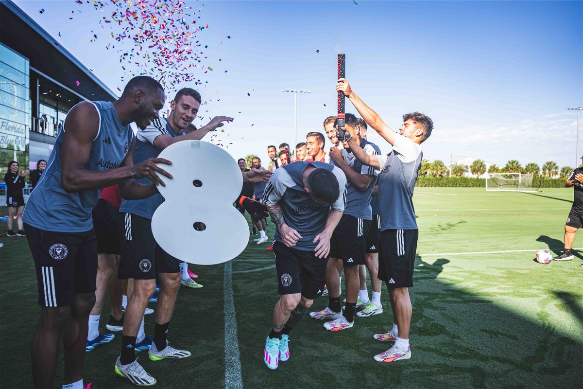 InterMiamiCF's tweet photo. Bienvenido a casa, ganador 🏆 https://t.co/ZKUv6FFyGr