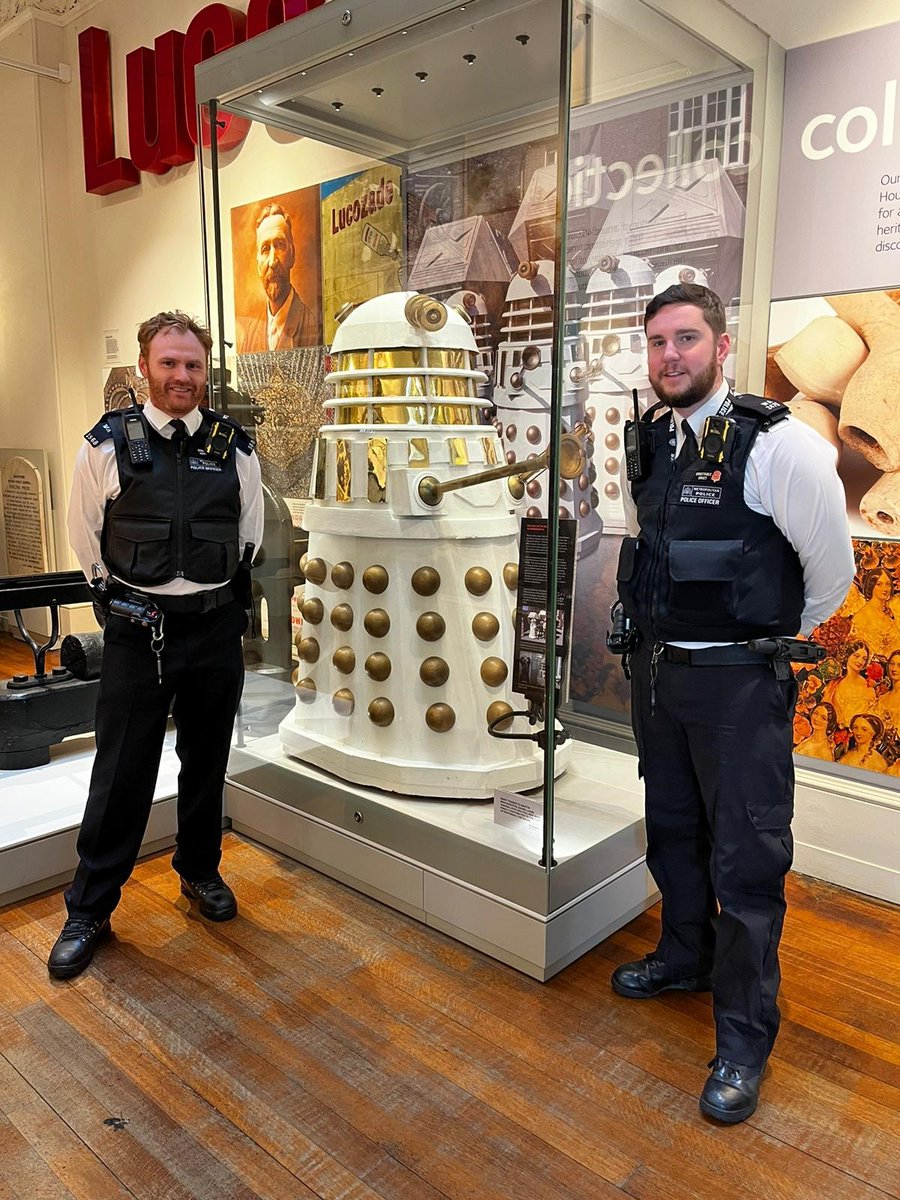 MPSChiswick's tweet photo. Pc Howard & Pc Grist (Chiswick Gunnersbury) met not only a Dalek today... but also the staff of @Gunnersbury1 to discuss issues within the park & to plan future events to make users feel safer and reduce the fear of crime #SaferCommunites #VAWG #ReduceCrime https://t.co/n905nJYf95