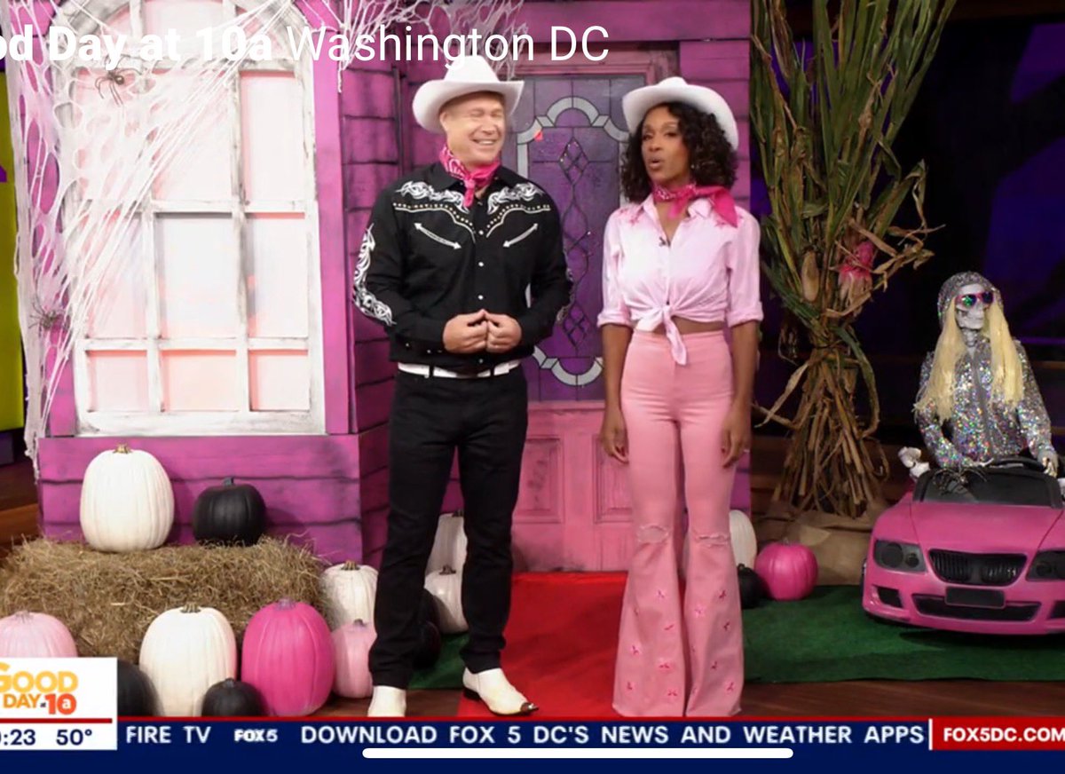 AttitudeBoss01's tweet photo. And, this is why I love Fox5DC so versatile and creative 🙌🏽❤️Perfect couple for this screen..Kudos!! @Fox5DCJeannette The best Barbie ever 💕🎉
Happy Halloween y’all 🎃#gooddaydc https://t.co/dzik2rI0r7