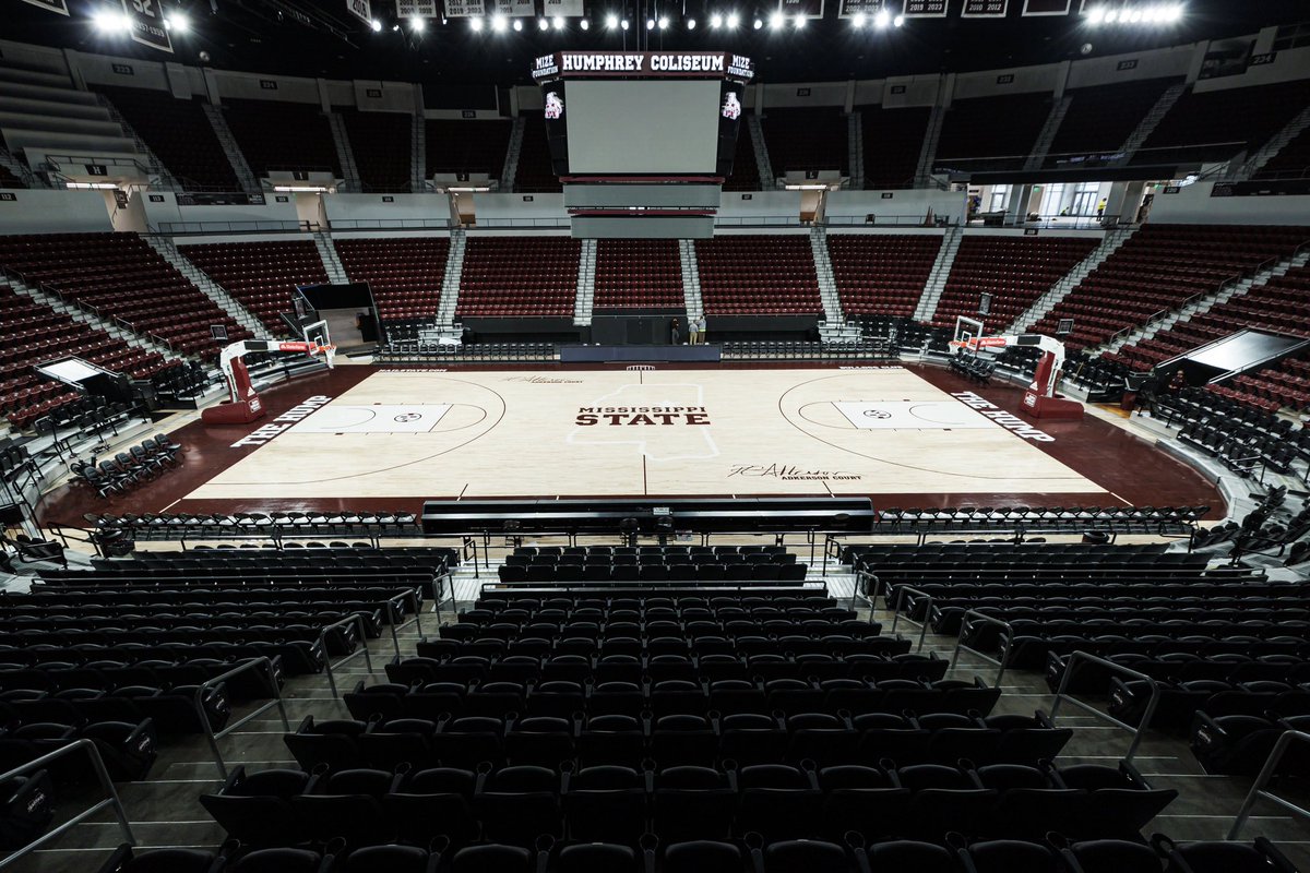 HailState's tweet image. Sneak peak at the newly-renovated Hump 🤩

A special thank you to Richard Adkerson for his lead gift on the project! 

#HailState🐶