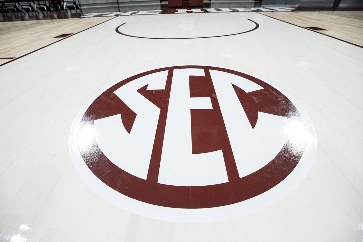 HailState's tweet image. Sneak peak at the newly-renovated Hump 🤩

A special thank you to Richard Adkerson for his lead gift on the project! 

#HailState🐶