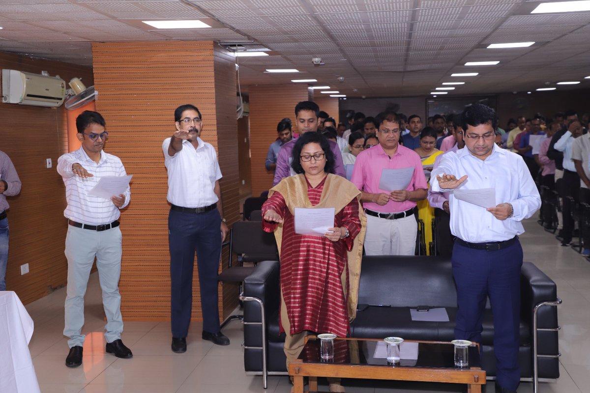 IncomeTaxOdisha's tweet photo. As a part of the Vigilance Awareness Week, the officers &amp; officials of Income Tax Department Odisha took the Integrity Pledge across its various stations in Odisha.
@IncomeTaxIndia
@CVCIndia https://t.co/yESNdjdlXE