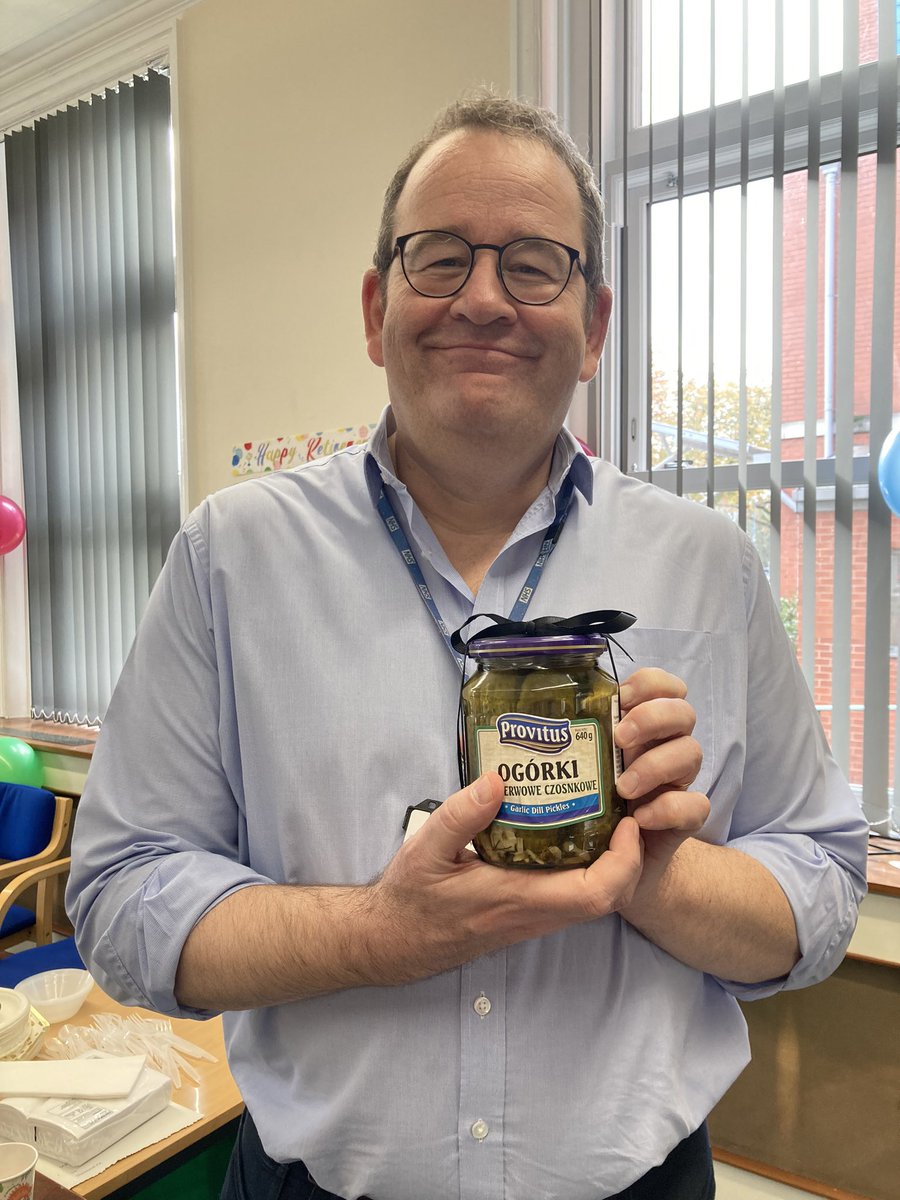 _ClareProctor's tweet image. After a dedicated 37 year NHS career, (the last 31 of those here in Nottm,) Ian Herborn has today retired! Thankyou for all your years of service Ian, and enjoy your retirement! You will be missed by all your colleagues in CAS and beyond! 👏🏻👏🏻 @TeamCAS3 @hart21_rmh @Simondroe