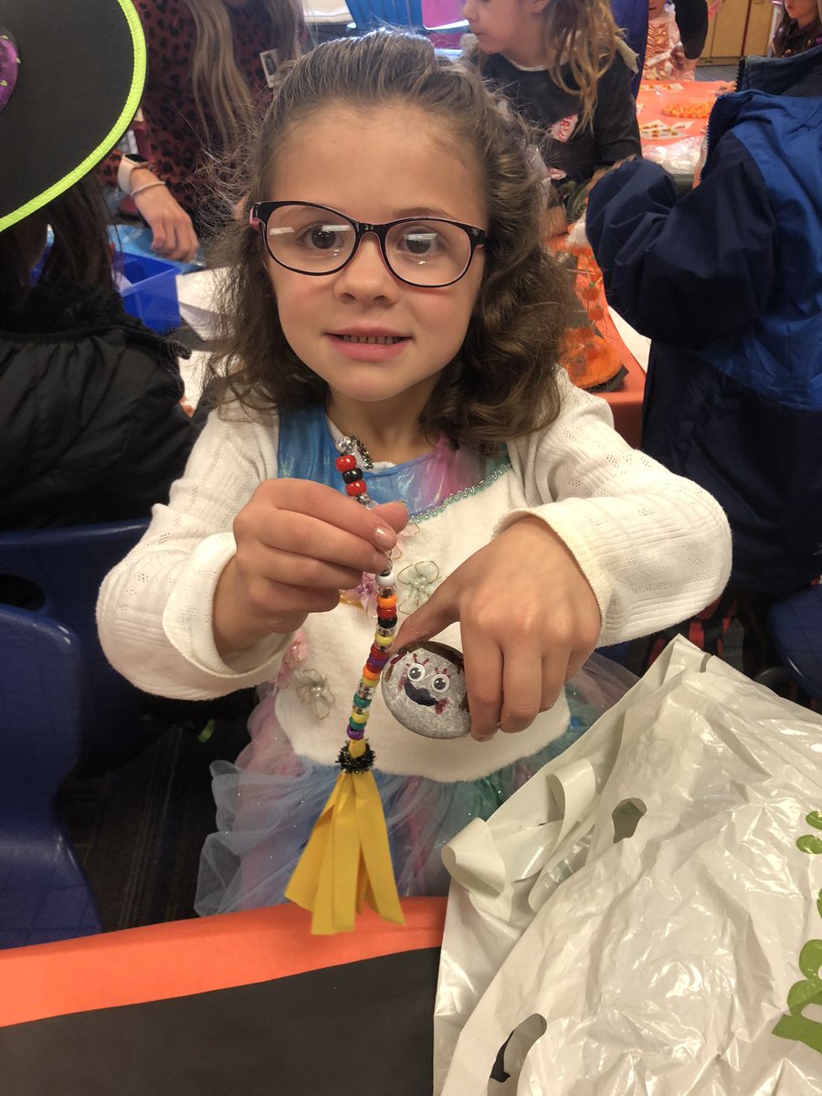 Dr. Danielle Courtemanche’s Class tweet media