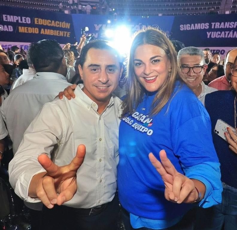 AsisFC's tweet photo. Felicidades estimada @CeciliaPatronL por representar al panismo yucateco desde el CEN de @AccionNacional y llevar en alto sus valores y ser ejemplo de trabajo incansable.

¡Nuestro reconocimiento, Ceci! Ahora a continuar trabajando en equipo y como tu sabes por Yucatán y Mérida. https://t.co/d4W352qh2P
