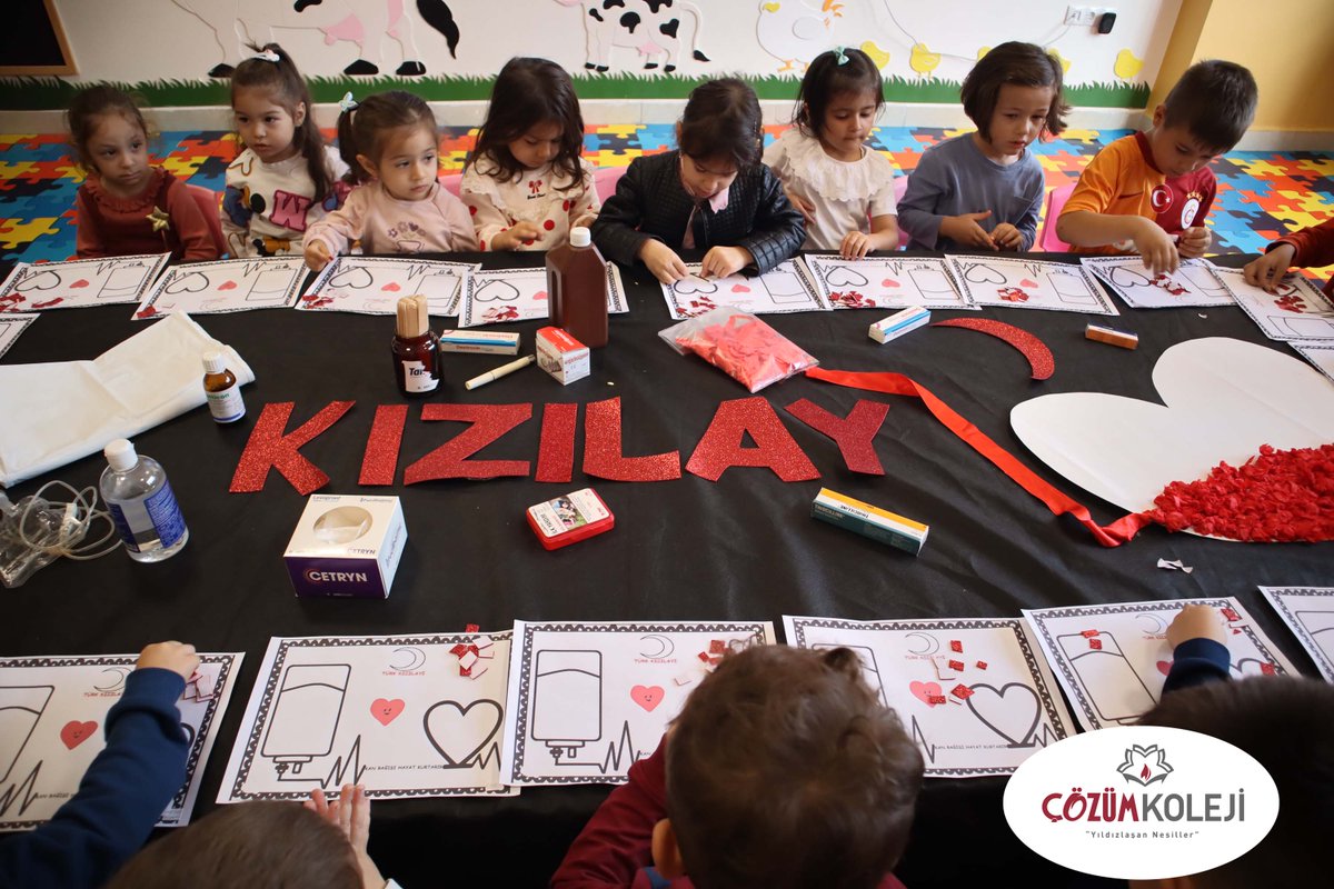 Denizlicozum's tweet photo. Öğrencilerimizde oluşan merak duygusunu geliştiren ve sorular üretmesine de teşvik eden farkındalık köşemizde bu hafta "Kızılay" teması vardı. Hep birlikte Kızılay'ın amaç ve görevlerine değinerek etkinliklerimizi tamamladık. https://t.co/HMd6lPHYvQ