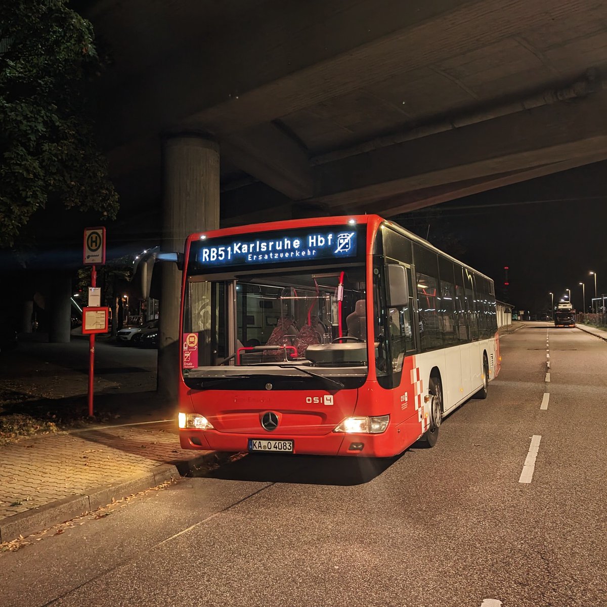 _OSI4_'s tweet image. Auch für kleinere SEVs sind wir zu haben - ob nun mit kleinem Fahrzeug, kurze Fahrtstrecke oder nur einer Fahrt täglich um kurz vor Mitternacht. Oder alles zugleich.

So auch für etwa eine Woche im Oktober  zwischen Karlsruhe Lameyplatz, Karlsruhe West und Karlsruhe Hbf.