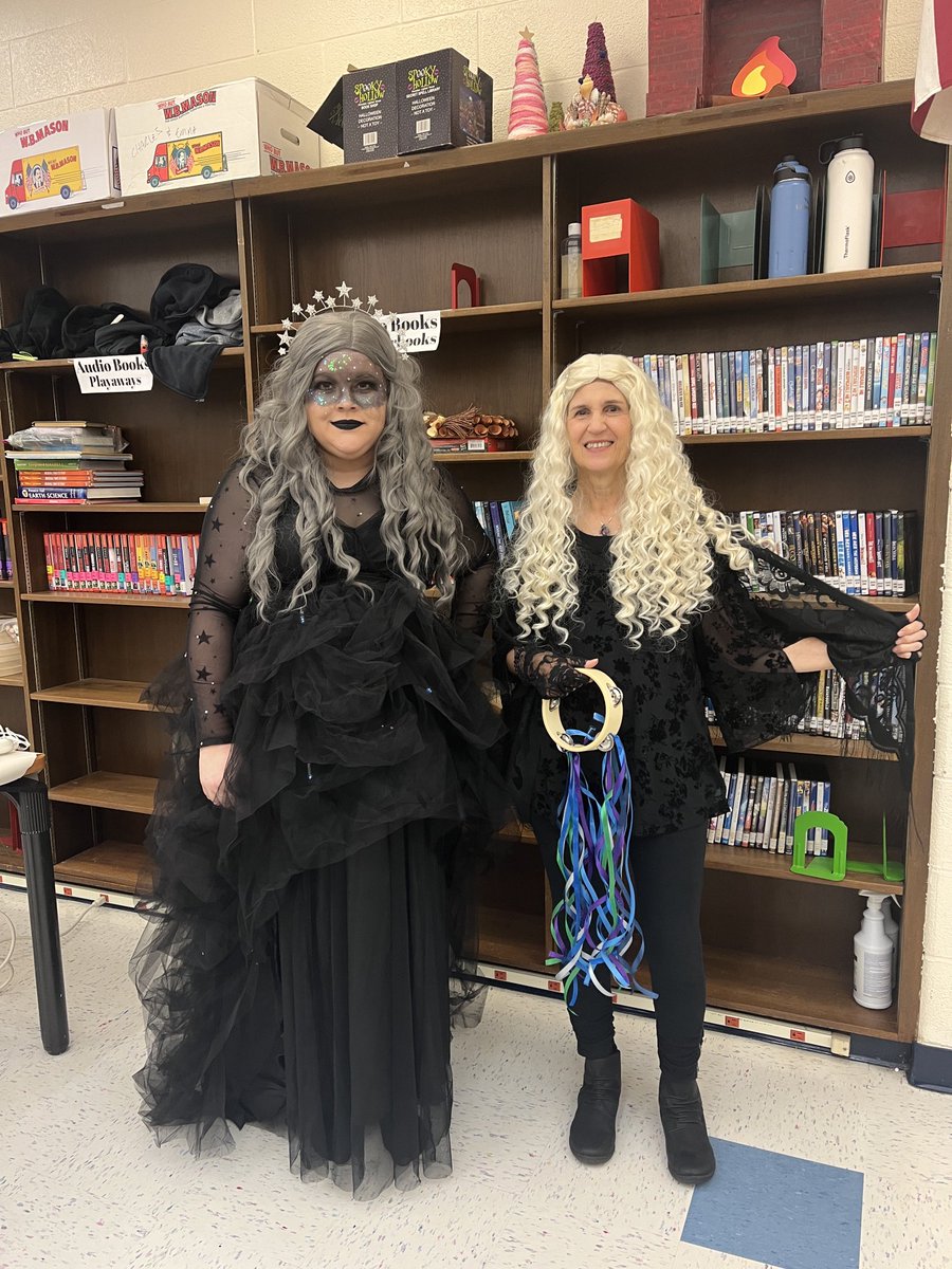 LibraryMESMS's tweet image. Happy Halloween from Stevie Nicks and the Night Sky!